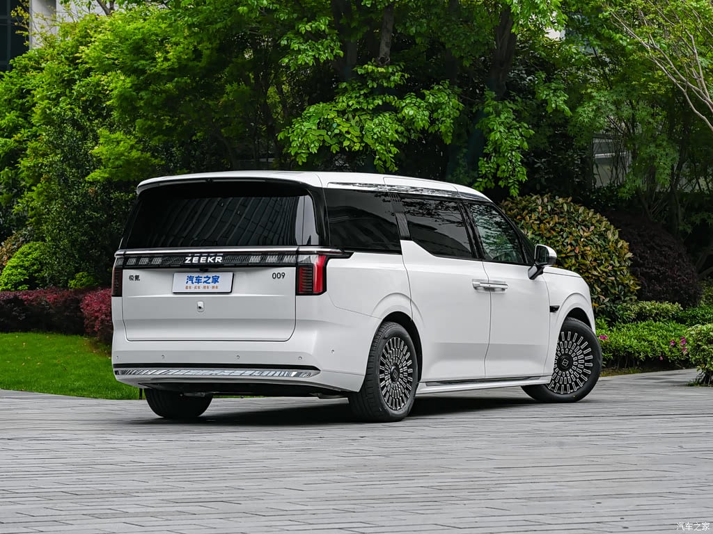 2024 Zeekr 009 Grand 4-Seat — pour l'export